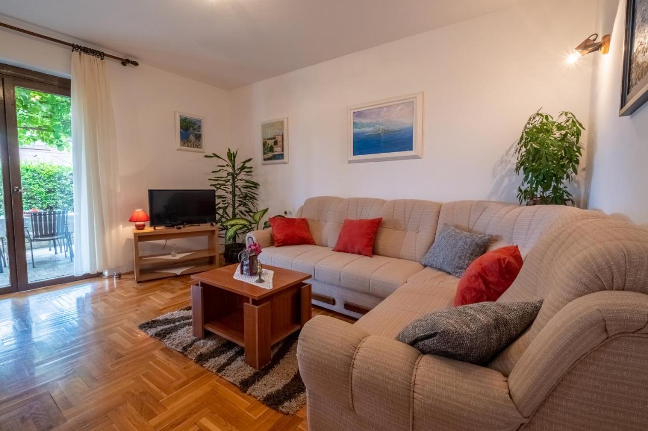 Cozy Apartment Near The Sea Novi Vinodolski Exterior photo