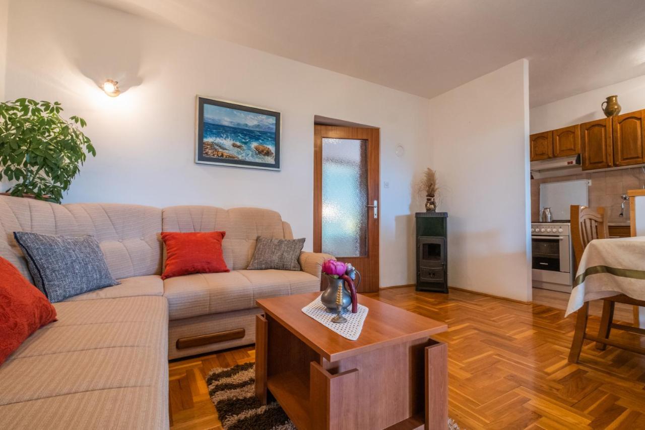 Cozy Apartment Near The Sea Novi Vinodolski Exterior photo
